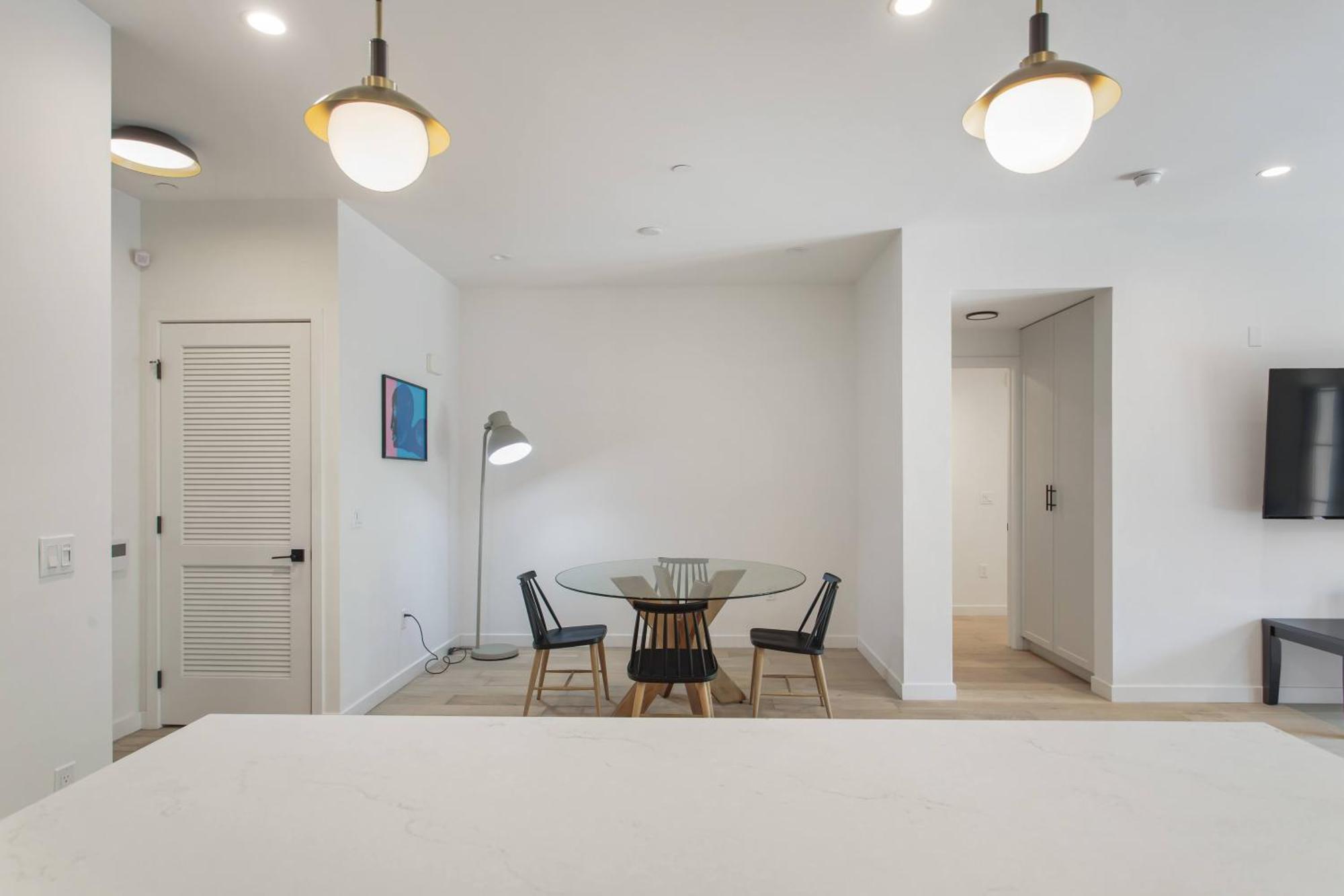 The Hills Management Capsule hotel Los Angeles