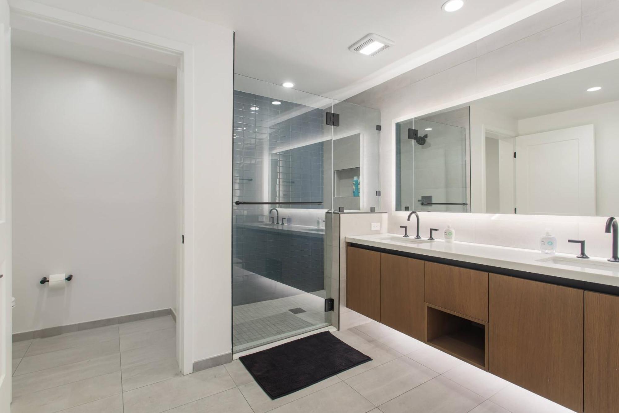 The Hills Management Capsule hotel Los Angeles