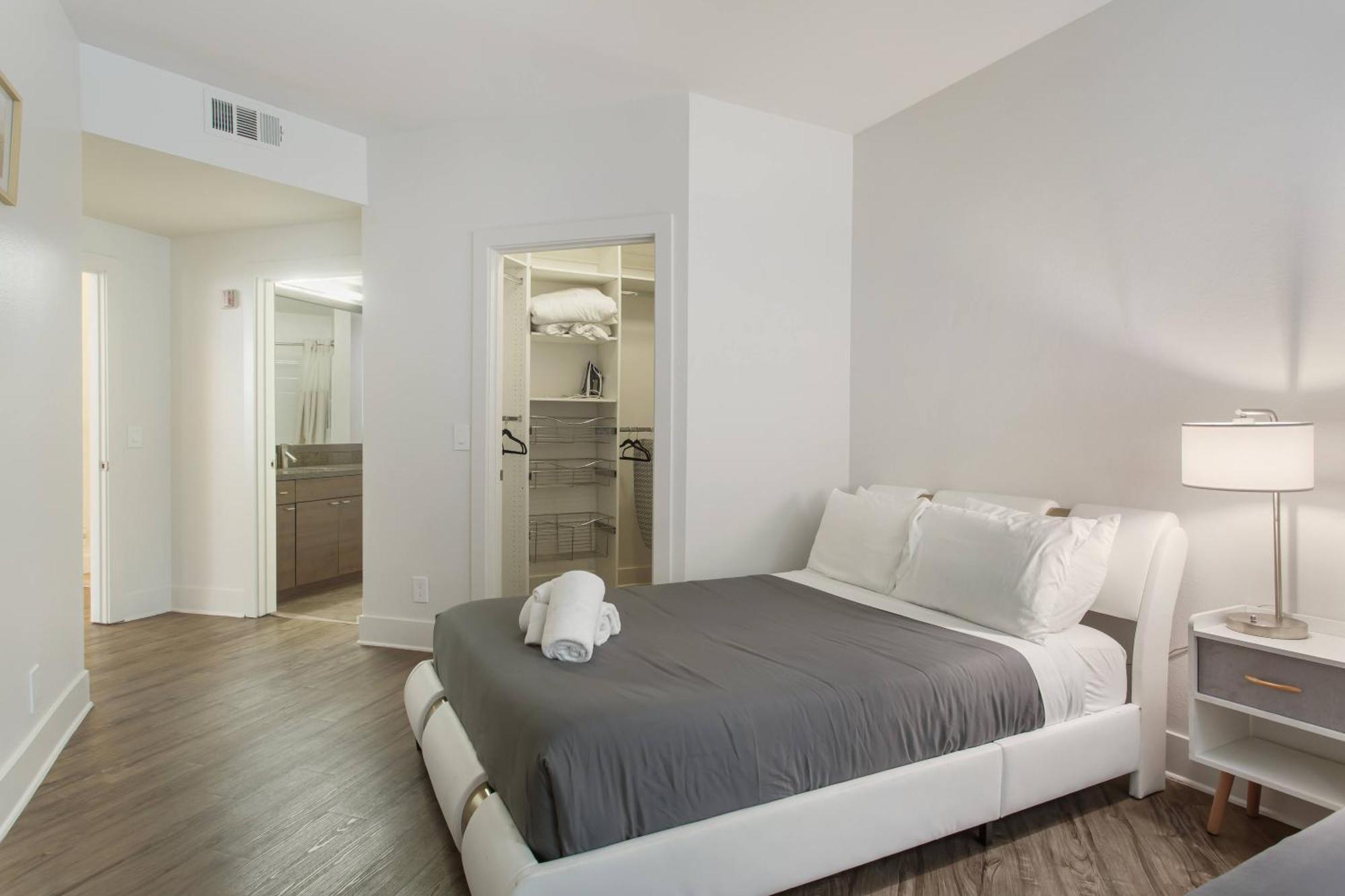 Capsule hotel The Hills Management Los Angeles